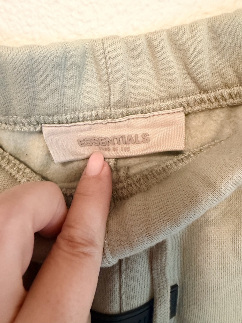Fear of God Essential fleece Sweatpants color eggshell, straight leg sz S Unisex - Picture 2 of 12